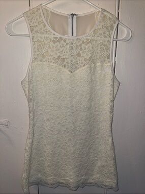 Express Women's Cream Lace Sleeveless Top